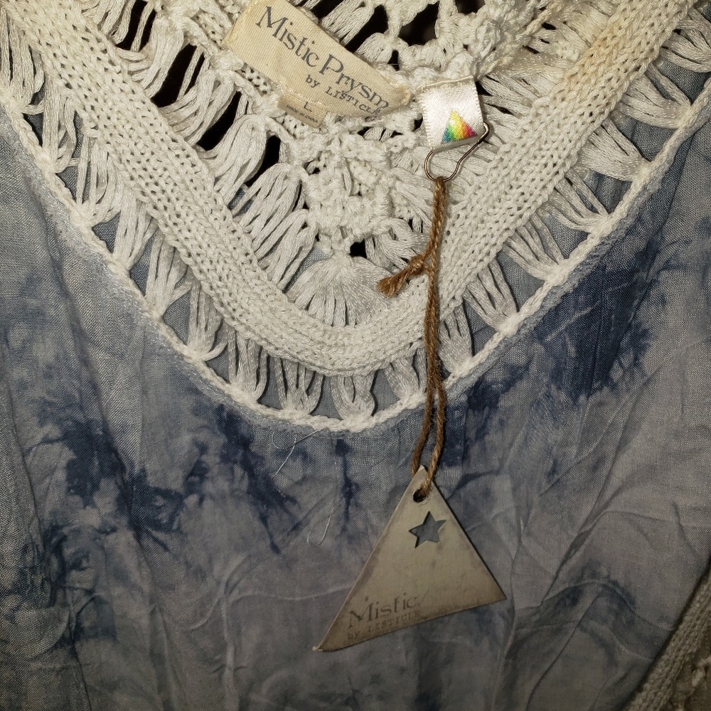 Top - Picture 2 of 2